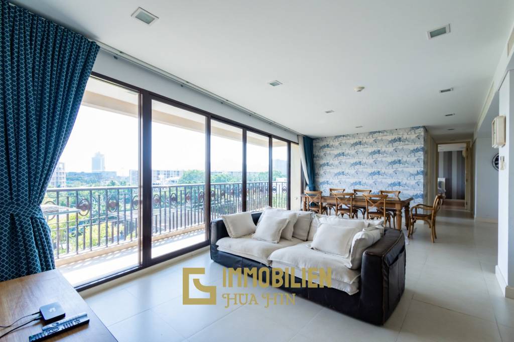 Beautiful Sea view 4 bed condo in Hua Hin center