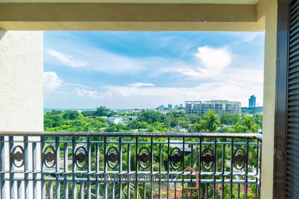 Beautiful Sea view 4 bed condo in Hua Hin center
