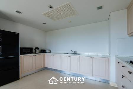 Beautiful Sea view 4 bed condo in Hua Hin center