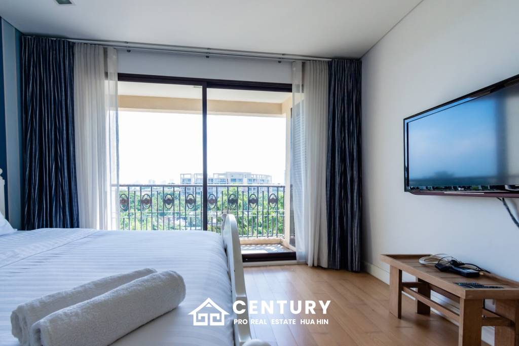 Beautiful Sea view 4 bed condo in Hua Hin center