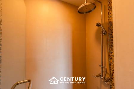 Beautiful Sea view 4 bed condo in Hua Hin center