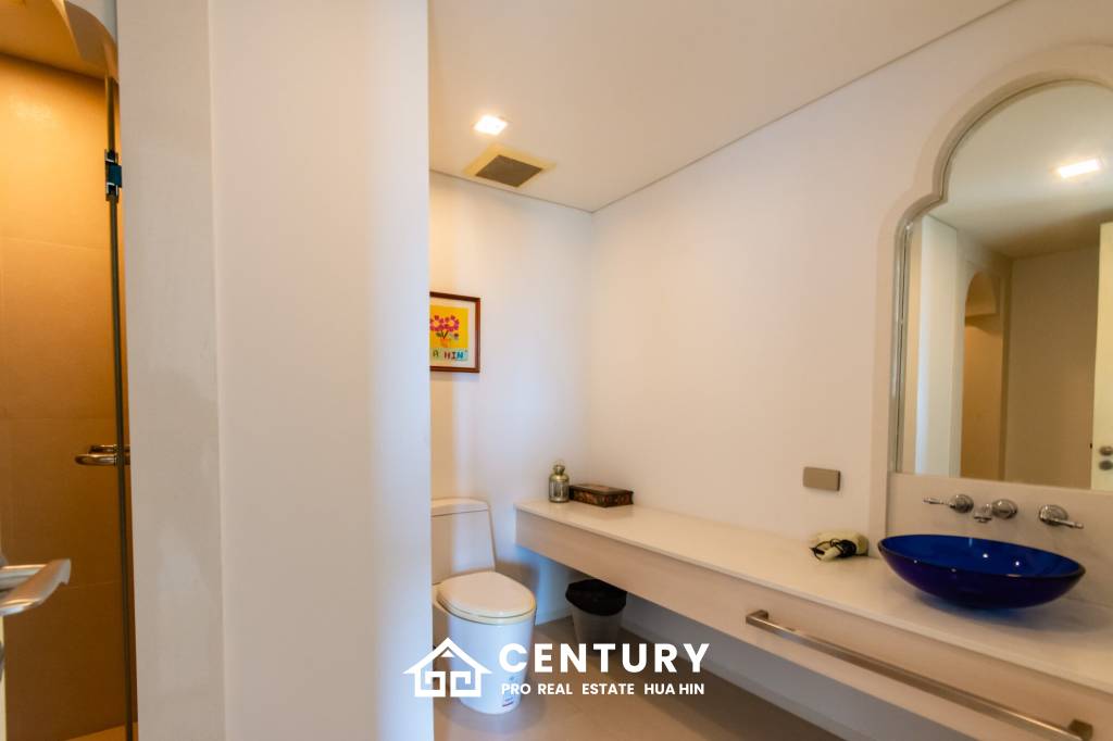 Beautiful Sea view 4 bed condo in Hua Hin center