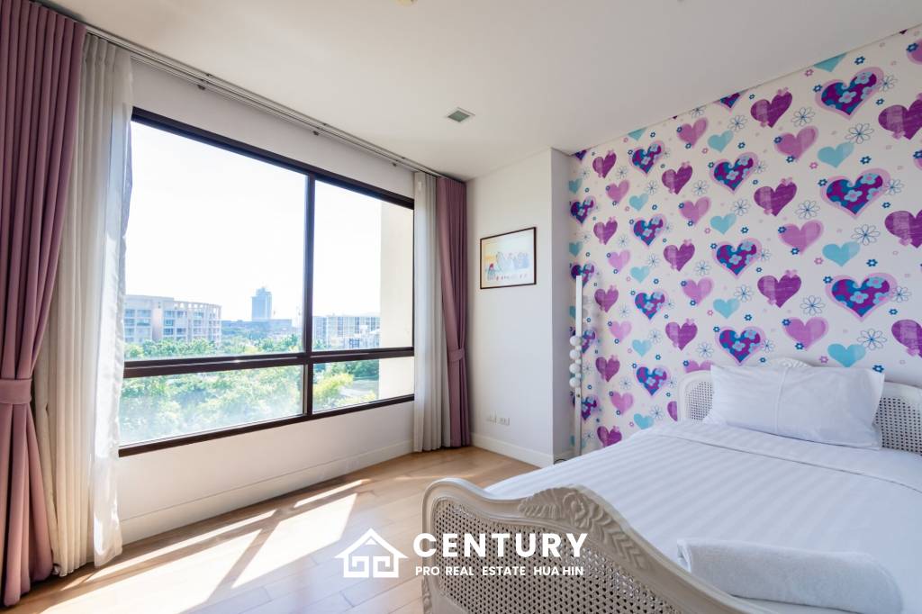 Beautiful Sea view 4 bed condo in Hua Hin center