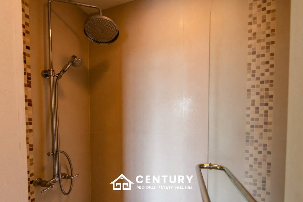 Beautiful Sea view 4 bed condo in Hua Hin center