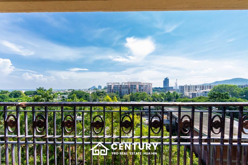 Beautiful Sea view 4 bed condo in Hua Hin center