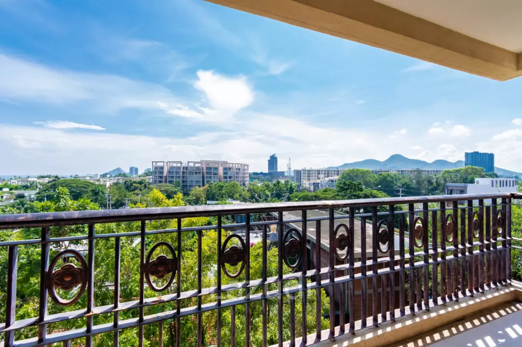 Beautiful Sea view 4 bed condo in Hua Hin center