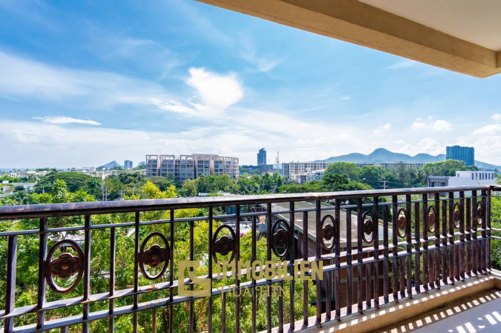 Beautiful Sea view 4 bed condo in Hua Hin center