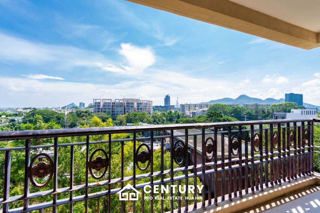 Beautiful Sea view 4 bed condo in Hua Hin center