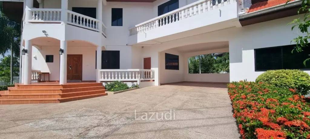 4 Beds 4 Baths 500 SQ.M. Paradise Villa 1
