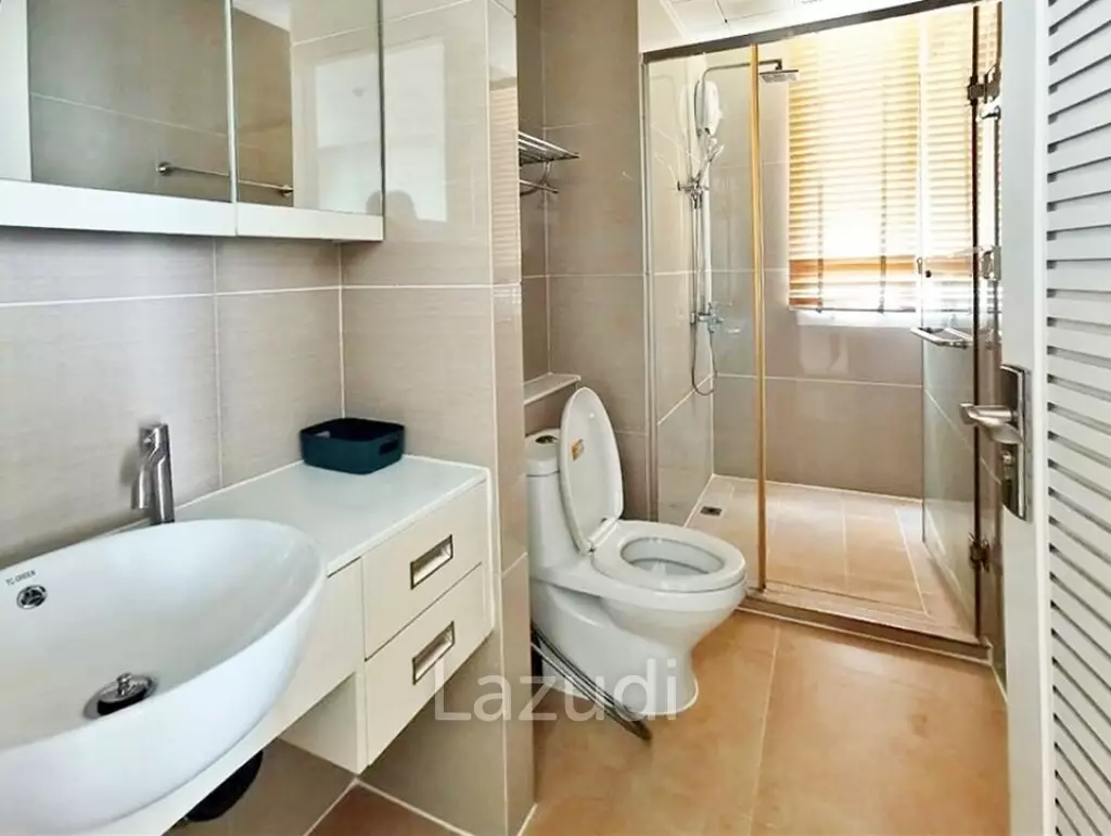 1 Bed 1 Bath 39 SQ.M T.C. Green Condominium