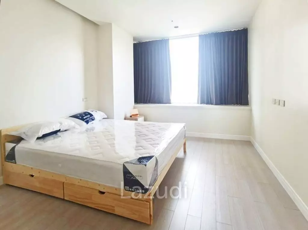 1 Bed 1 Bath 39 SQ.M T.C. Green Condominium