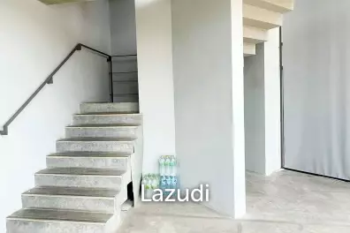 Exclusive 4-Story Home Office in Soi On Nut 39 – Sale/Rent