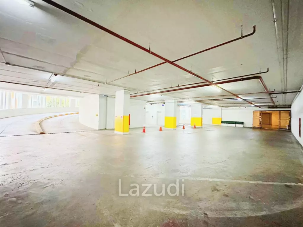 Sukhumvit 13 Retail Space – Perfect for Restaurant/Bar/Clinic/Spa