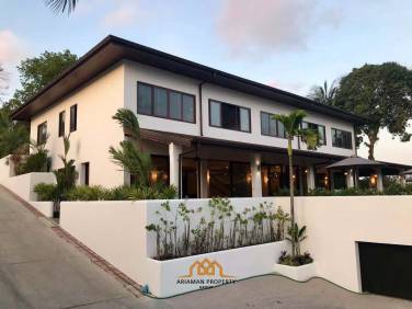 8-Bedroom Villa on Spacious Plot in Chaweng