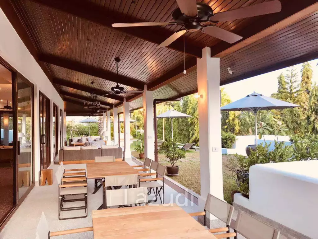 8-Bedroom Villa on Spacious Plot in Chaweng