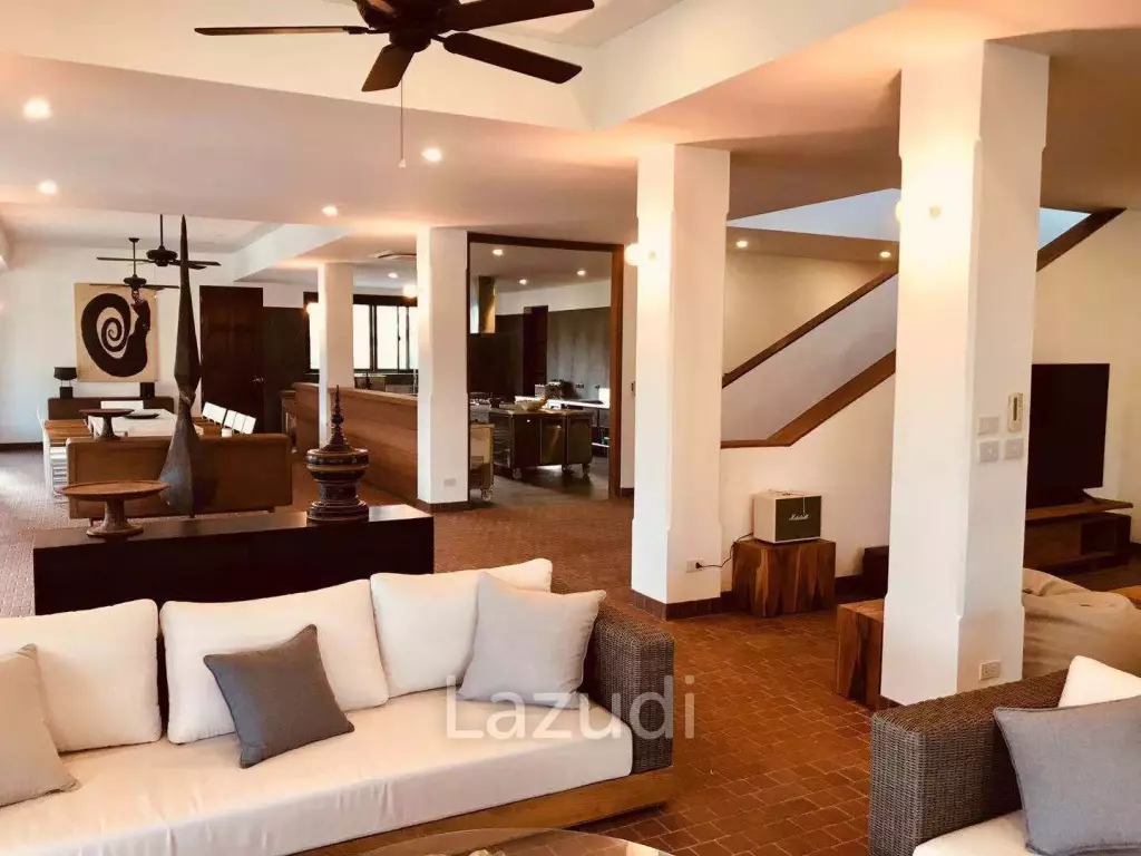 8-Bedroom Villa on Spacious Plot in Chaweng