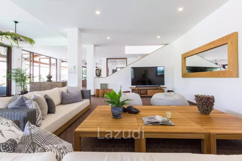 8-Bedroom Villa on Spacious Plot in Chaweng
