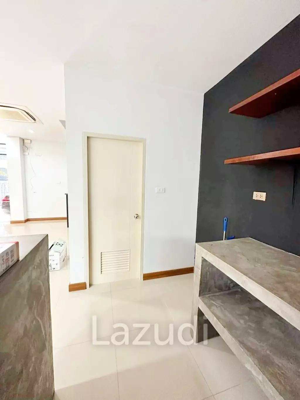 Home office for sale/rent in Chaengwattana