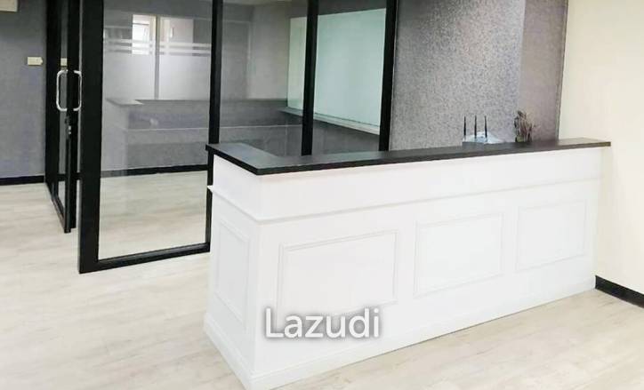 Office space for rent in Watthana