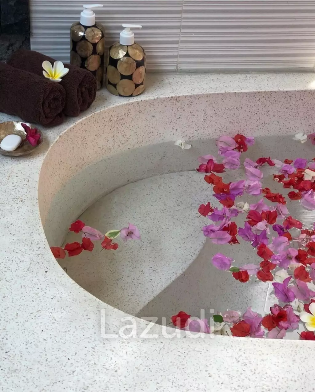 Boutique Hotel and Restaurant in Beautiful Candidasa, East Bali