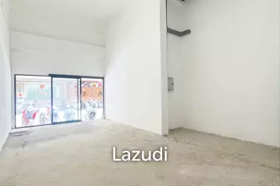 Prime Retail Shop for Rent at Silom Near Sala Daeng BTS