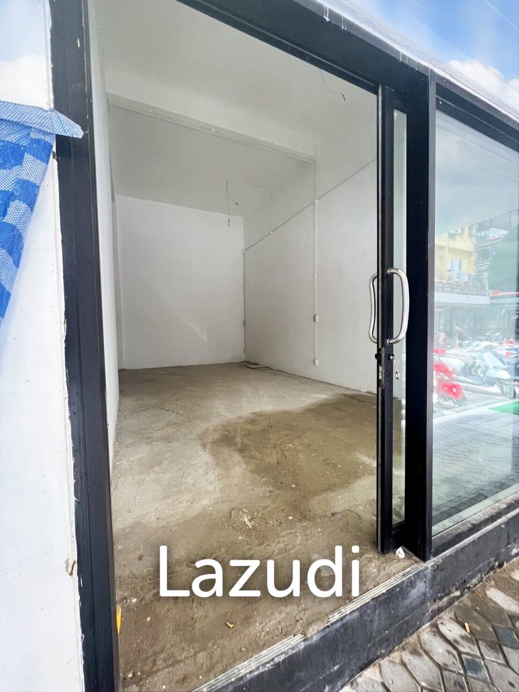 5-Story Commercial Shophouse Near Sala Daeng BTS, Silom