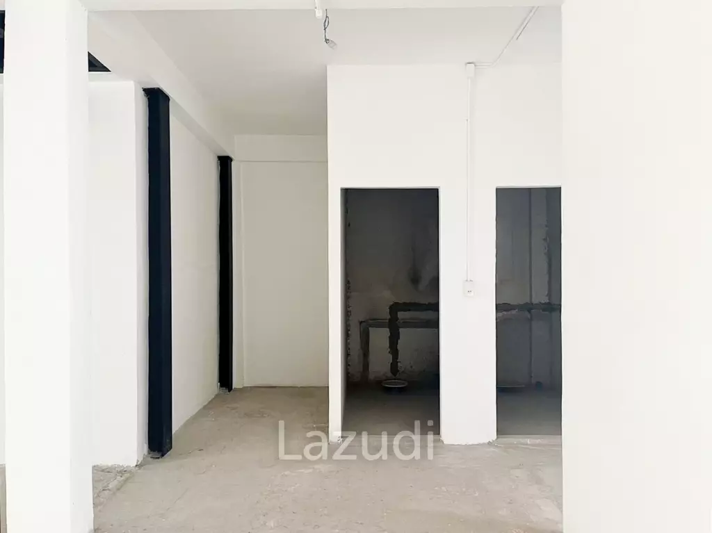 5-Story Commercial Shophouse Near Sala Daeng BTS, Silom
