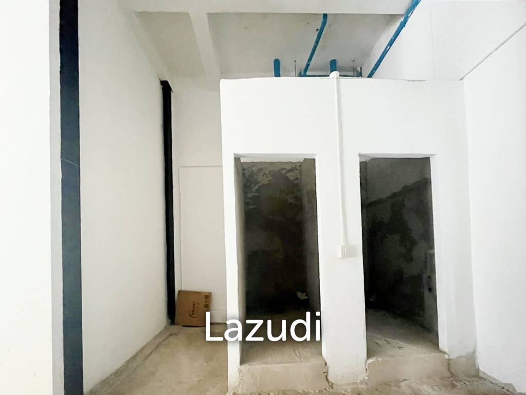 5-Story Commercial Shophouse Near Sala Daeng BTS, Silom