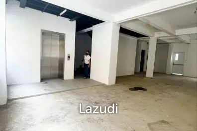 5-Story Commercial Shophouse Near Sala Daeng BTS, Silom