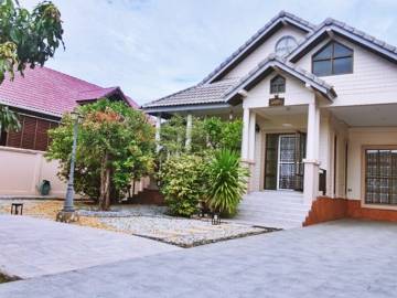 3 Beds 2 Baths 150 SQ.M. Pattaya Green Ville