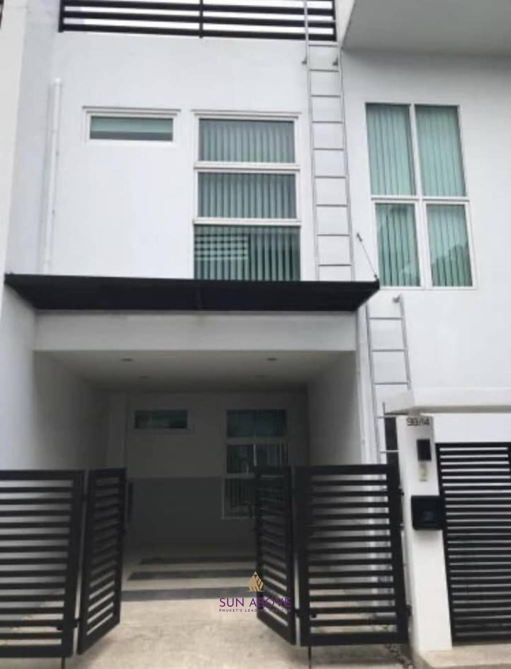 3 Bedroom Townhouse In Kamala For Rent