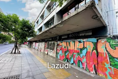 Prime Sukhumvit Main Road 8 Shophouses + 2 Houses Near BTS
