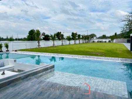 Black Mountain : Luxury 4 Bedroom Pool Villa