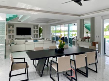 Black Mountain : Luxury 4 Bedroom Pool Villa