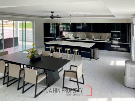 Black Mountain : Luxury 4 Bedroom Pool Villa