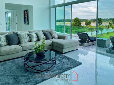 Black Mountain : Luxury 4 Bedroom Pool Villa