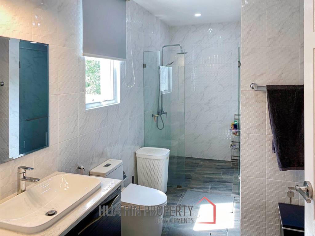 Black Mountain : Luxury 4 Bedroom Pool Villa