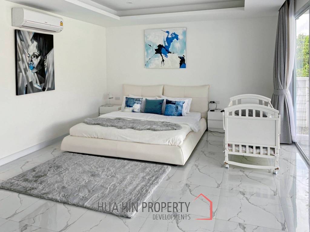 Black Mountain : Luxury 4 Bedroom Pool Villa