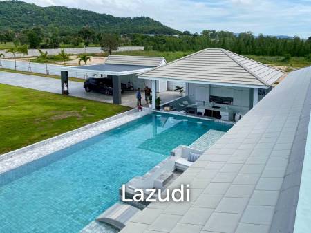 Black Mountain : Luxury 4 Bedroom Pool Villa