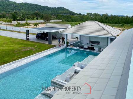 Black Mountain : Luxury 4 Bedroom Pool Villa