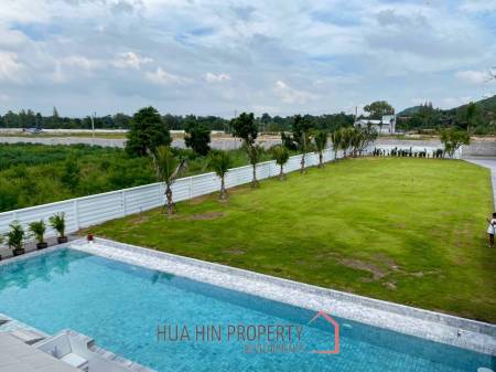Black Mountain : Luxury 4 Bedroom Pool Villa