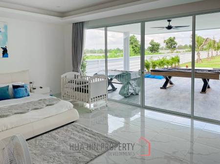 Black Mountain : Luxury 4 Bedroom Pool Villa