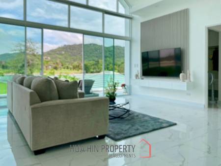 Black Mountain : Luxury 4 Bedroom Pool Villa