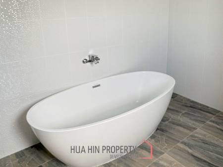 Black Mountain : Luxury 4 Bedroom Pool Villa