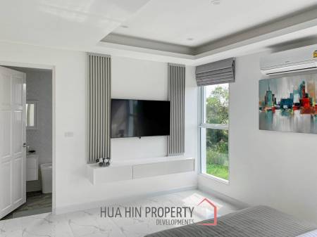 Black Mountain : Luxury 4 Bedroom Pool Villa
