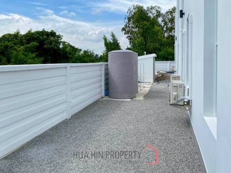 Black Mountain : Luxury 4 Bedroom Pool Villa
