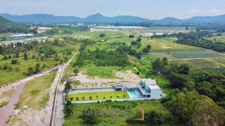 Black Mountain : Luxury 4 Bedroom Pool Villa