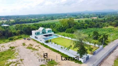 Black Mountain : Luxury 4 Bedroom Pool Villa