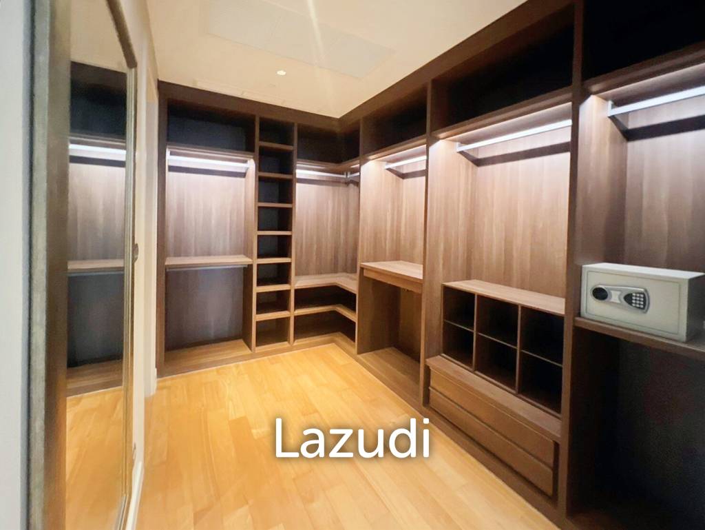 2 beds 3 baths 224 SQ.M Sindhorn Residence