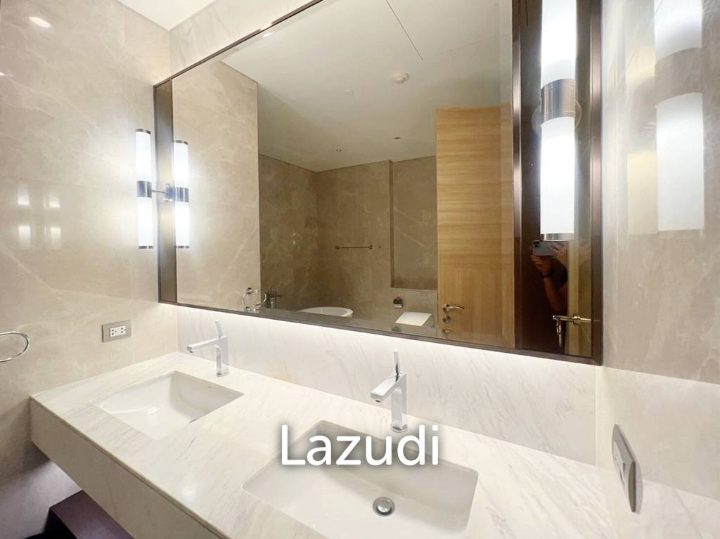 2 beds 3 baths 224 SQ.M Sindhorn Residence
